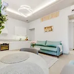 #stayhere - Modern Luxury In The Heart Of Old Town Apartment *