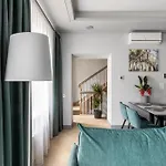 #stayhere - Modern Luxury In The Heart Of Old Town Apartment