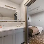 #stayhere - Modern Luxury In The Heart Of Old Town Apartment *