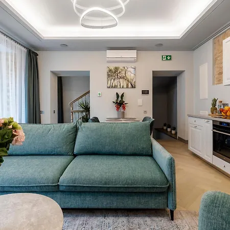 #stayhere - Modern Luxury In The Heart Of Old Town VNO