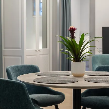 #stayhere - Modern Luxury In The Heart Of Old Town Апартаменти *